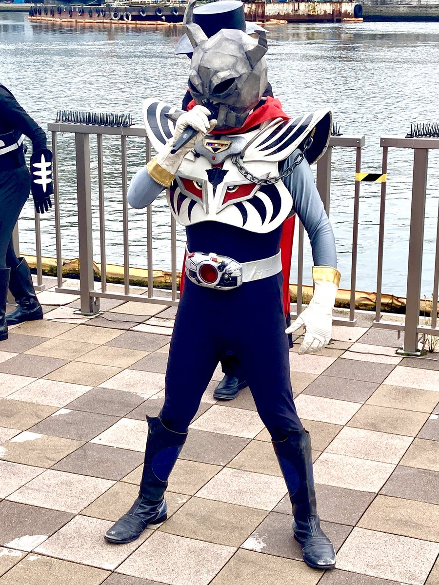 tobay1990_2025's tweet photo. 本日はざこばの朝市にて「仮面戦士ナイスマンショー」でした。

子ども達の声援がたくさんで盛り上がりました。
まだまだやれることはやっていこうと思います。 https://t.co/LEtGcA8pLw