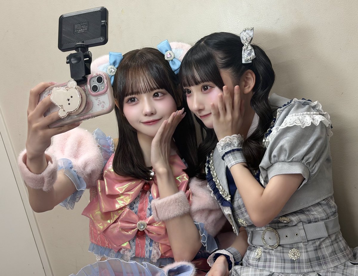 LASTSCENE_ichi's tweet photo. ポンコツコンポ さんの 秋田こまちちゃん とお写真を撮ってもらいました！！ヤッター！！₍ᐡo̴̶̷̤  ̫ o̴̶̷̤ᐡ₎💛

顔がかわいすぎて胸が苦しかったです、好き顔ランキングツイートしてよかったって本気で思いました😭😭この写真は宝物にするんだ。
これからは遠慮なく顔をガン見します、よろしくおねがいします₍ᐡT. Tᐡ₎੭！！！！！
