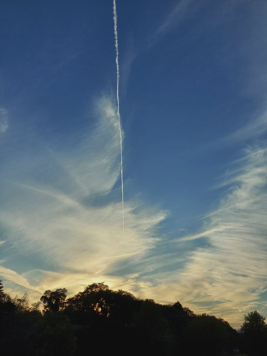 pg_tsubasa's tweet photo. 少し前の写真🙏
儚い空✨
@we_are_PG_ 

#キリトリセカイ #写真好きな人と繋がりたい 
#pg全国ツアーを目指す小中学生集団 #pg_tsubasa #pgつばさ #儚い写真 https://t.co/cqHmw3RLWJ