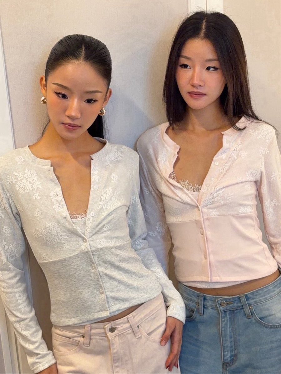 mmytype_'s tweet photo. เพิ่งซื้อคาดิแกนแบบนี้มาเลย ใส่แล้วเพื่อนทักว่าตัวเป็นพันปะ5555 แต่หลักร้อยของduxeรุ่นใหม่ สวยมากกก https://t.co/p2KgMrLefy