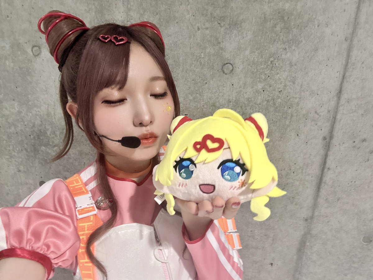 mineda_mayu's tweet photo. 私にとって、めぐるも大切な「キミ」なんだよ

ステージの端から端まで、全部を使って
優しく包み込んでくれるキミが大好き！

２日間ありがとうございました💛✨

#シャニマスソロライブMSP_day2
#シャニマスソロライブMSP
#八宮めぐる https://t.co/bWgC5KmELf