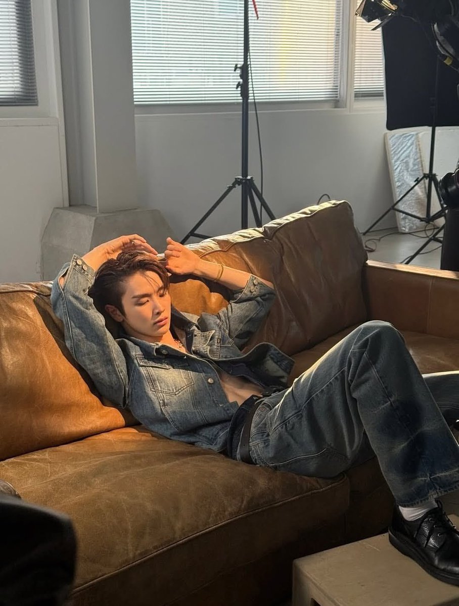 scesdol's tweet photo. no but sungchan and sofa are such a deadly combo omg...i died.... https://t.co/CGDxQ0W5tH