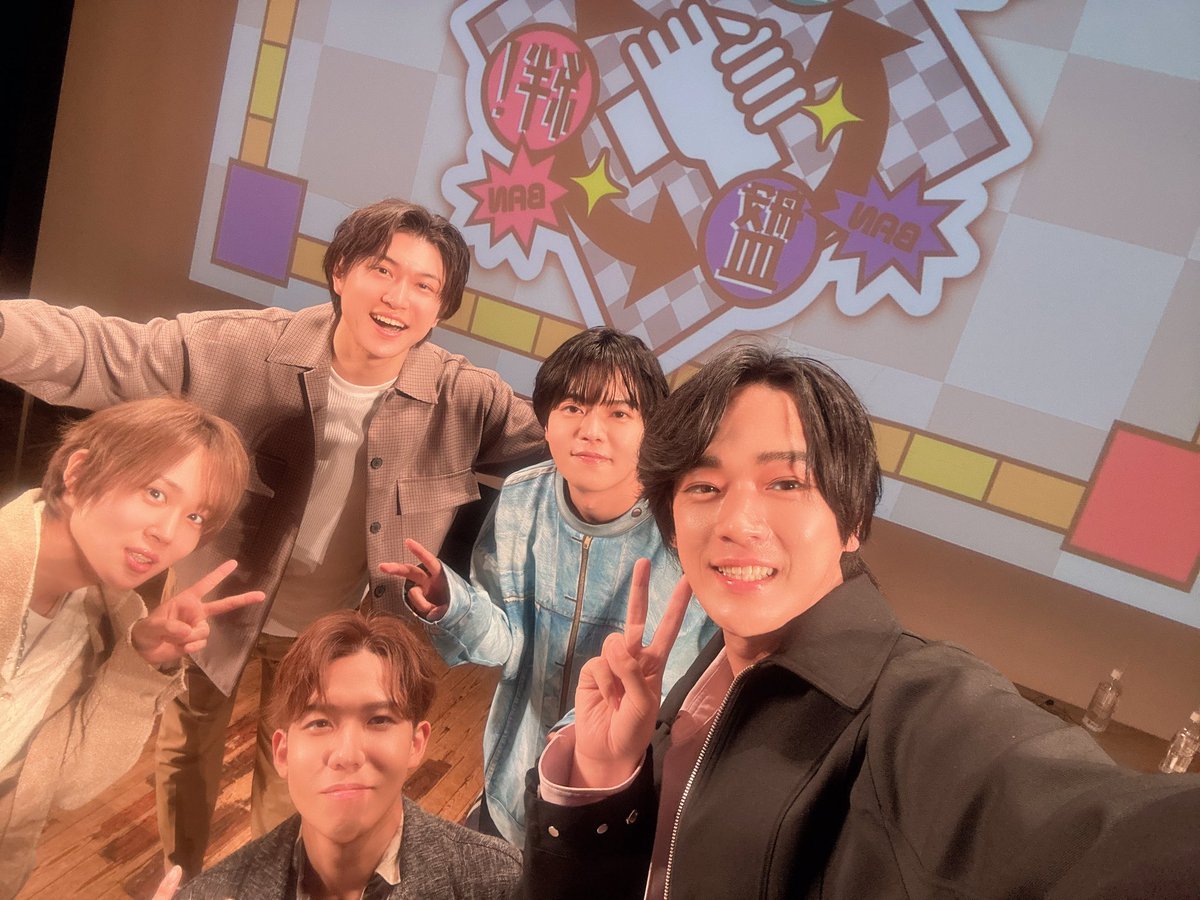 Sohei_Horikane's tweet photo. #小松バンバン ありがとうございました！
会場の皆さまの暖かい反応のおかげで、楽しくのびのびとゲームできました🥳✨️
ボードゲームやるとあっという間に仲良くなれる！
改めてゲームで生まれる絆ってすごいね☺️
久々の朗読も嬉しかった、奨吾さんおもしろすぎ🤣
配信もありがとうございました！ https://t.co/RdrUCDzW1D