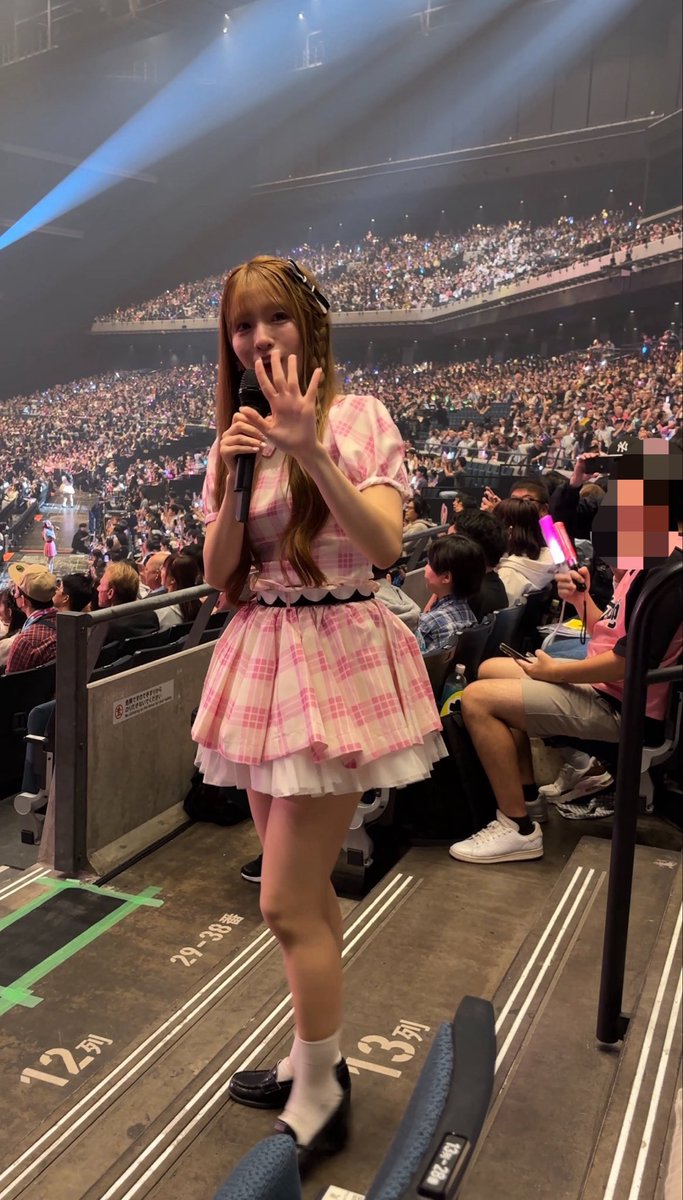 484848ksk's tweet photo. 11位はゆきちゃんのがんばりの証！！！
歌唱中の涙には胸が打たれました…

推し席はゆきちゃんファンの皆さん愛が溢れていました🥰
楽しい席、時間をありがとうございました❄️
#AKBサンコンコン
#平田侑希
#推し席 https://t.co/MybvqV9FFk