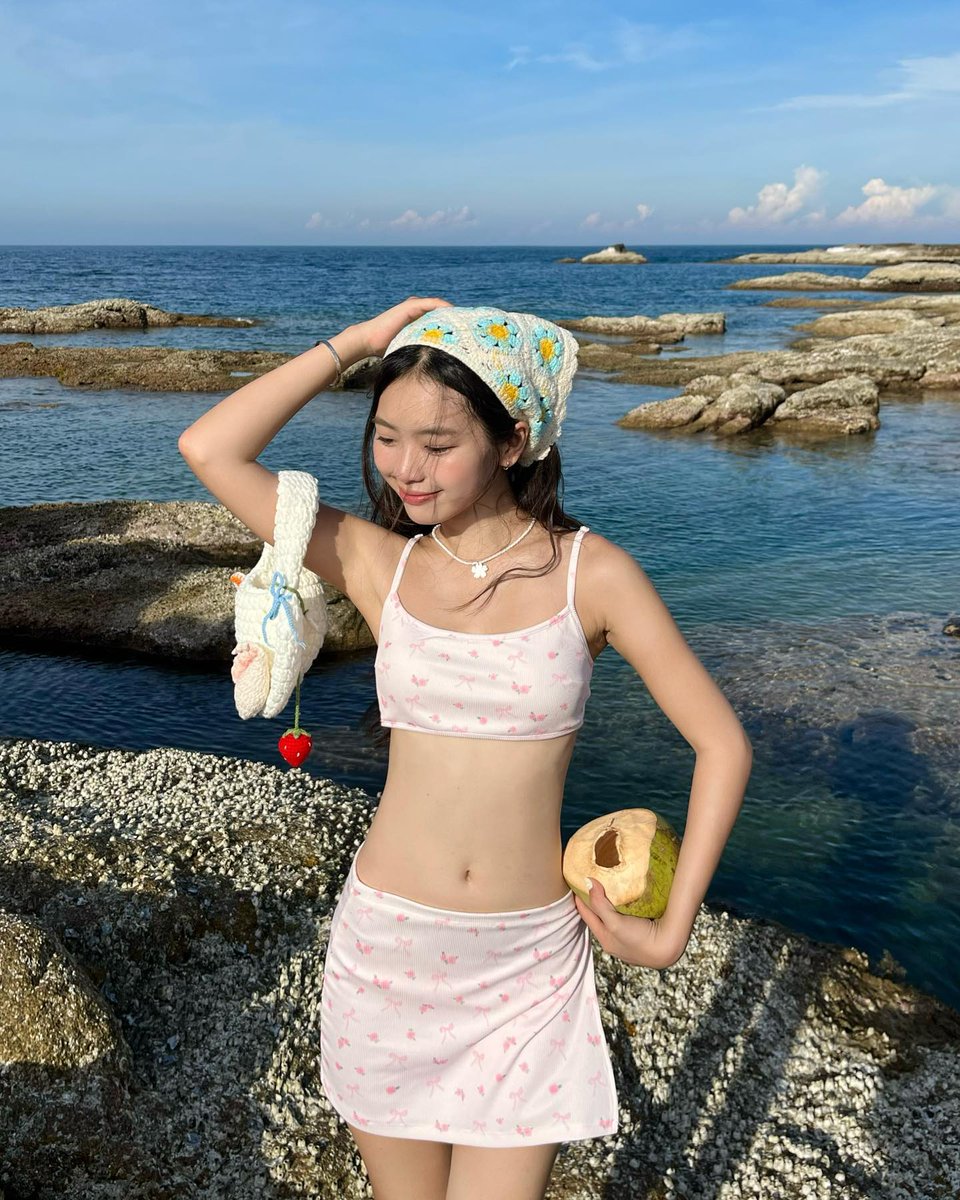 demarchyy's tweet photo. 心の中にぽっかりと穴が空いたような、不思議な静けさ。今日も一日お疲れ様！ 🚀👇
HkH https://t.co/EJE0AKmpH2