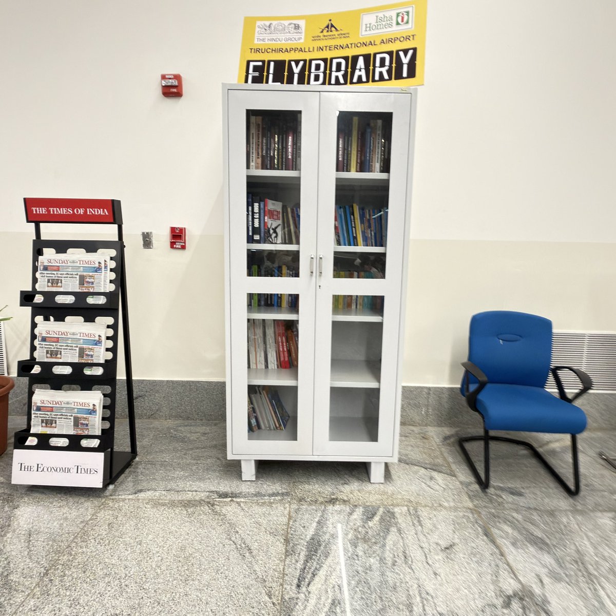 AseerAchary's tweet photo. The Tiruchirapalli International airport (@aaiTRZairport ) has got a good collection of books as part of #FlyLibrary at the Domestic Departure near gate number 1A. This is run with the support of @the_hindu . 

Unfortunately, it is kept under lock and key. 

A good initiative but of no use. Please look into it.
@RamMNK @MoCA_GoI 
@AAI_Official