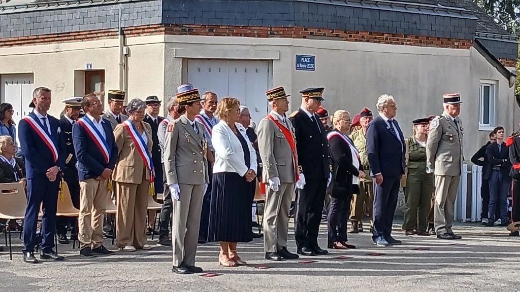 Image de Préfet de Maine-et-Loire - 🇫🇷 À Grugé-l’Hôpital, hommage au général Philippe Leclerc de Hauteclocque, 80 ans après sa venue e