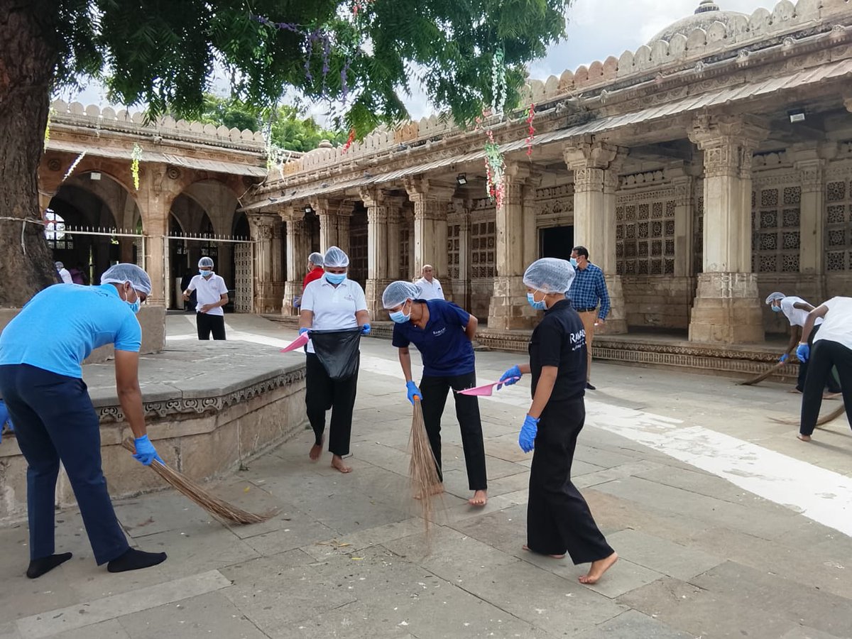 IndiatourismM's tweet photo. Swachhta Hi Seva
On World Tourism Day 2026, the Regional Office, Ministry of Tourism, Government of India, in association with Ramada Hotel, Ahmedabad, organised a cleanliness drive at Sarkhej Heritage Area, Gujarat, promoting cleanliness and responsible tourism. https://t.co/xJUNacWYTH