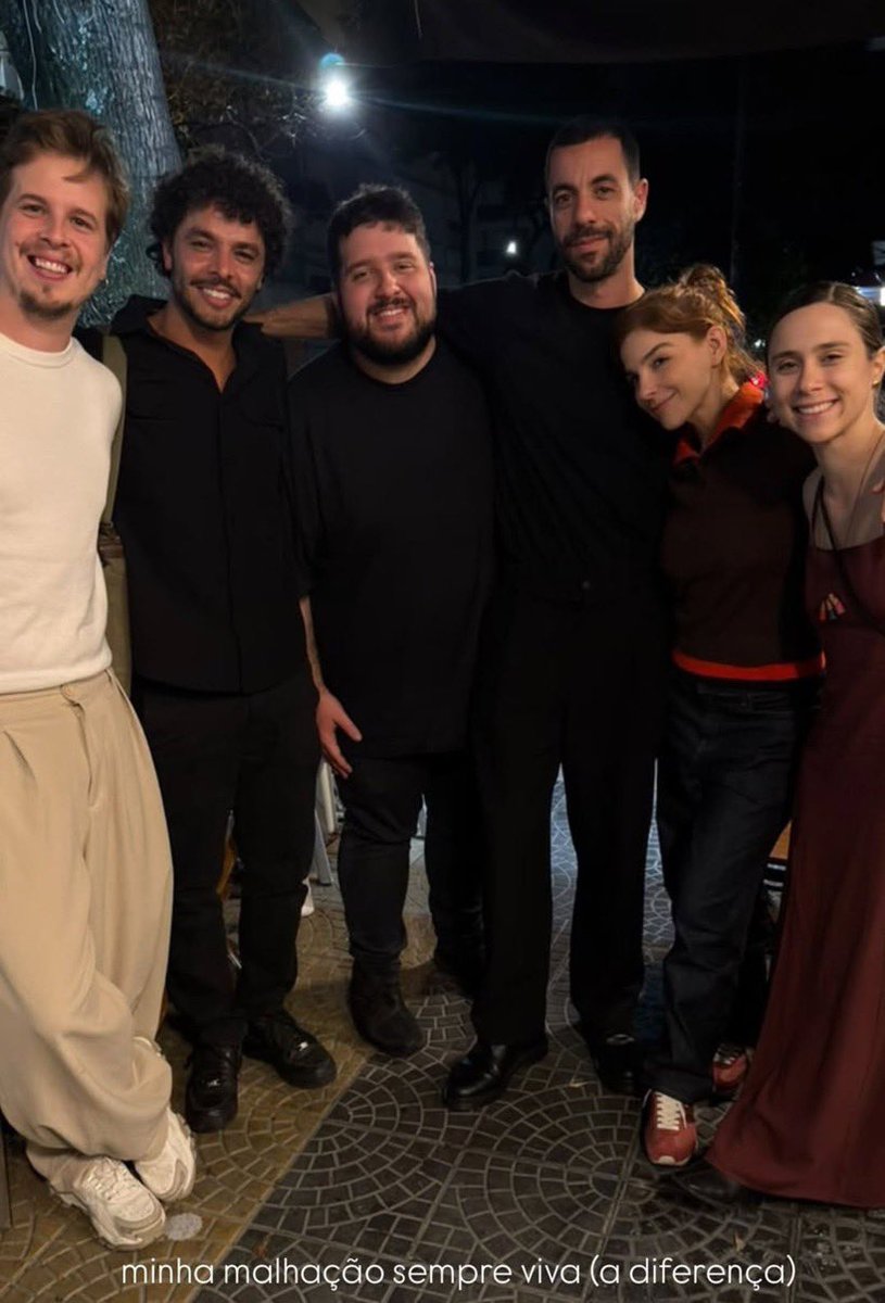 fivereserva's tweet photo. MALHAÇÃO VIVA A DIFERENÇA https://t.co/hmpIGp8Iky