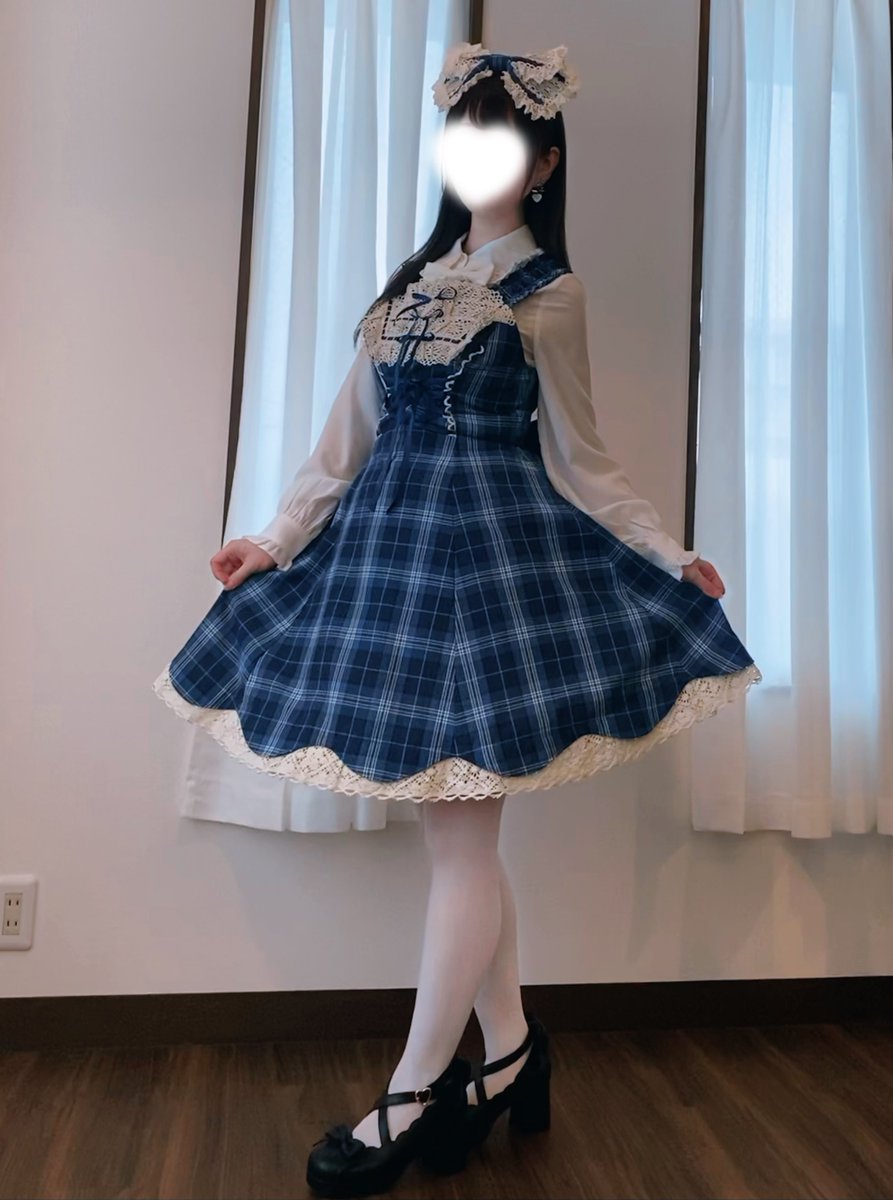 aomimiki's tweet photo. 静岡のメアリーで念願の35ちゃん主催ロリィタお茶会🫖
ティーフリーで色々な紅茶飲めて、ザクザクのスコーンとジャムも選べてうれしい＆おいしかった🎶
みんなコーデバラバラで楽しかったし、懐古コーデも褒めてくれてやさしい世界すぎた😭💙
青タータン久々に着られてうれし〜！
#TEAROOM_MARY https://t.co/zYfdzVYnCA