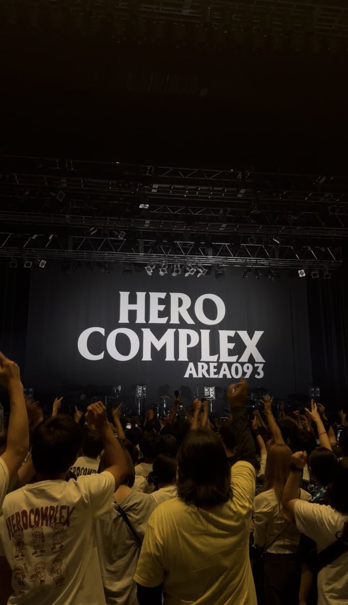2yhum_6's tweet photo. これからもHERO COMPLEXが私の生きる理由であり続けてね～🎸♩自慢の福岡バンド！です！ https://t.co/DhTXrFPRYQ