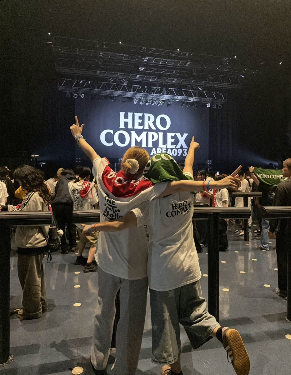 2yhum_6's tweet photo. これからもHERO COMPLEXが私の生きる理由であり続けてね～🎸♩自慢の福岡バンド！です！ https://t.co/DhTXrFPRYQ