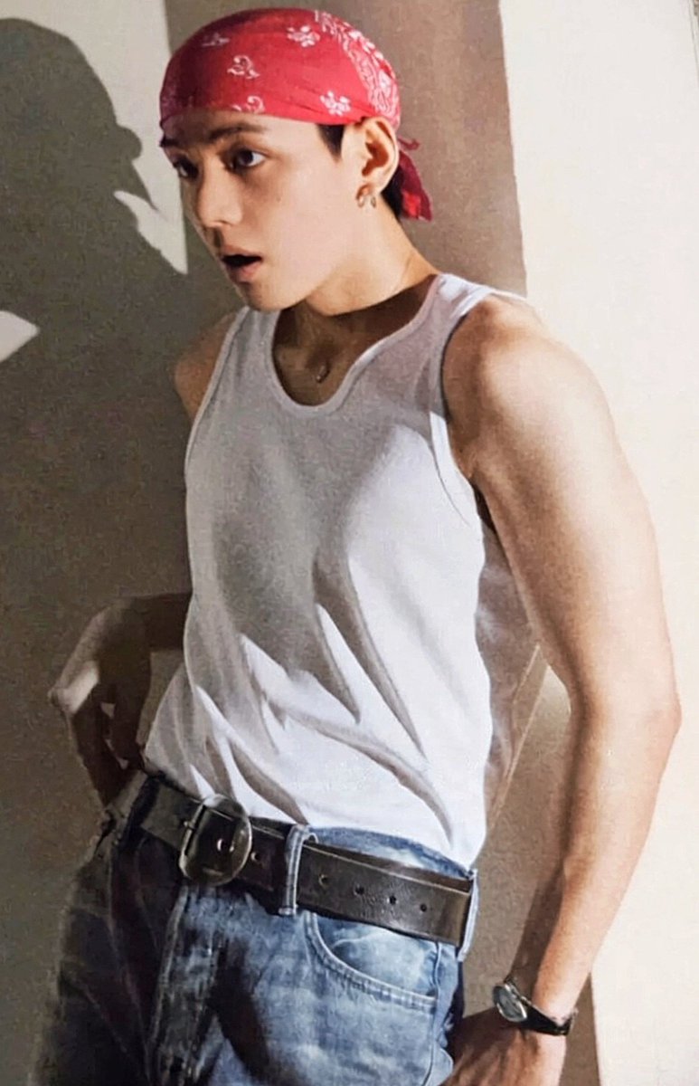 thvismuse's tweet photo. he had no business looking this lethal for his post military photobook btw https://t.co/YXW3QsZDKs