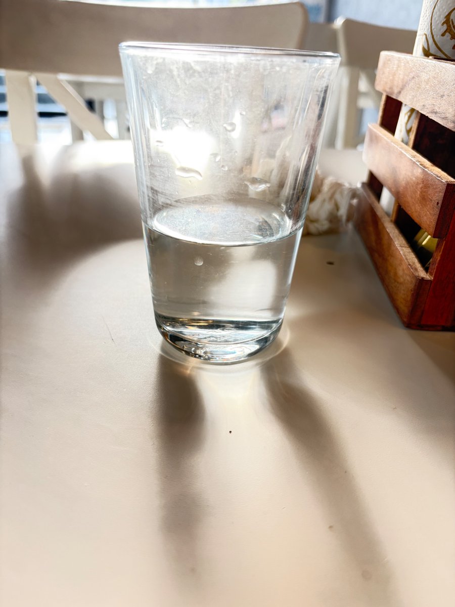 agraraul's tweet photo. #ikea #glass #sunlight https://t.co/wtUC8u6yTx