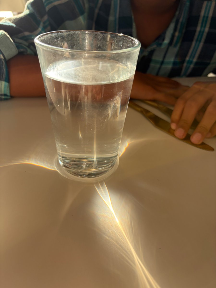 agraraul's tweet photo. #ikea #glass #sunlight https://t.co/wtUC8u6yTx