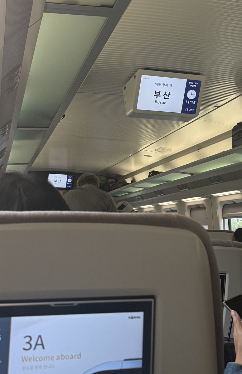 yyS2dh's tweet photo. 다들 부캉이에게 소원 빌고 가 https://t.co/VXe7J6qntz