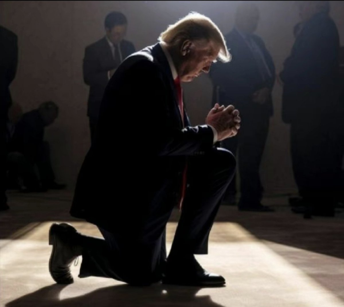 D_bao's tweet photo. @realDonaldTrump 老特总统 真是太帅了 https://t.co/ZapZDZMJdm