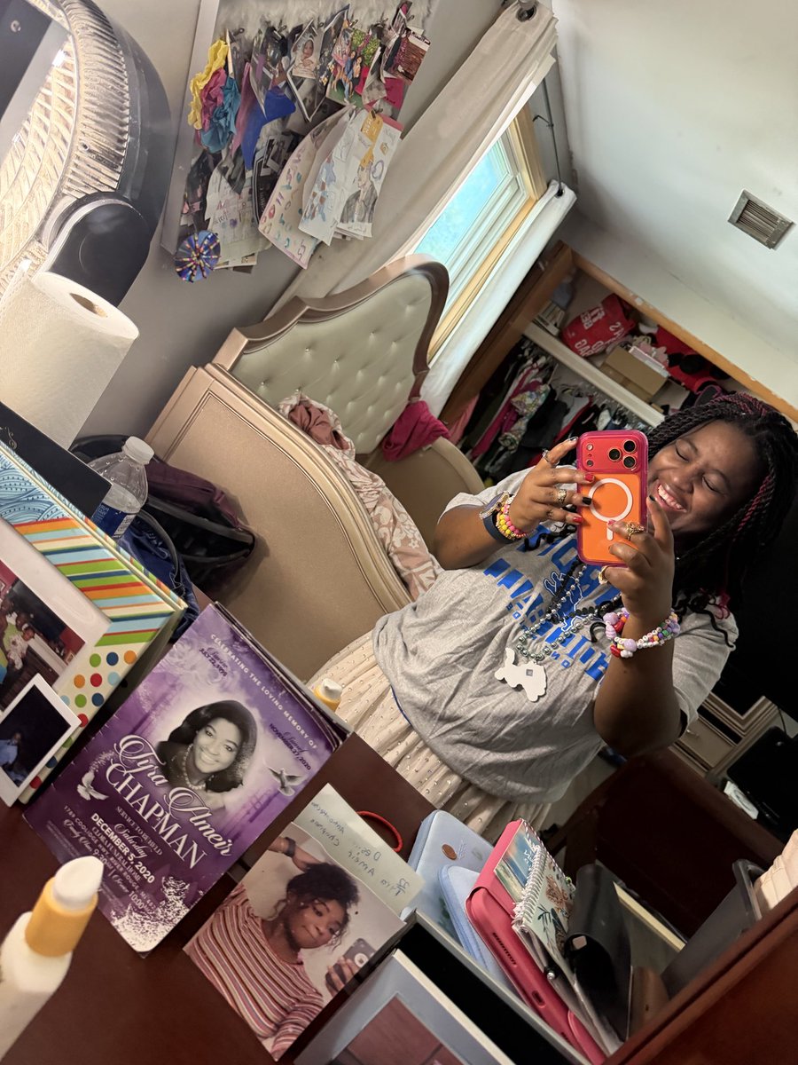 desirai34's tweet photo. Happy Sunday and happy Church Day and happy Detroit lions Day and today is sister cheerleading and football game day today.and today gonna be a good day #Sunday #DetriotLions #cheerleadingDay #footballgame #Blessed #september27 #nomakeup #Washface #olay #fall https://t.co/UBOpq4n6Jk