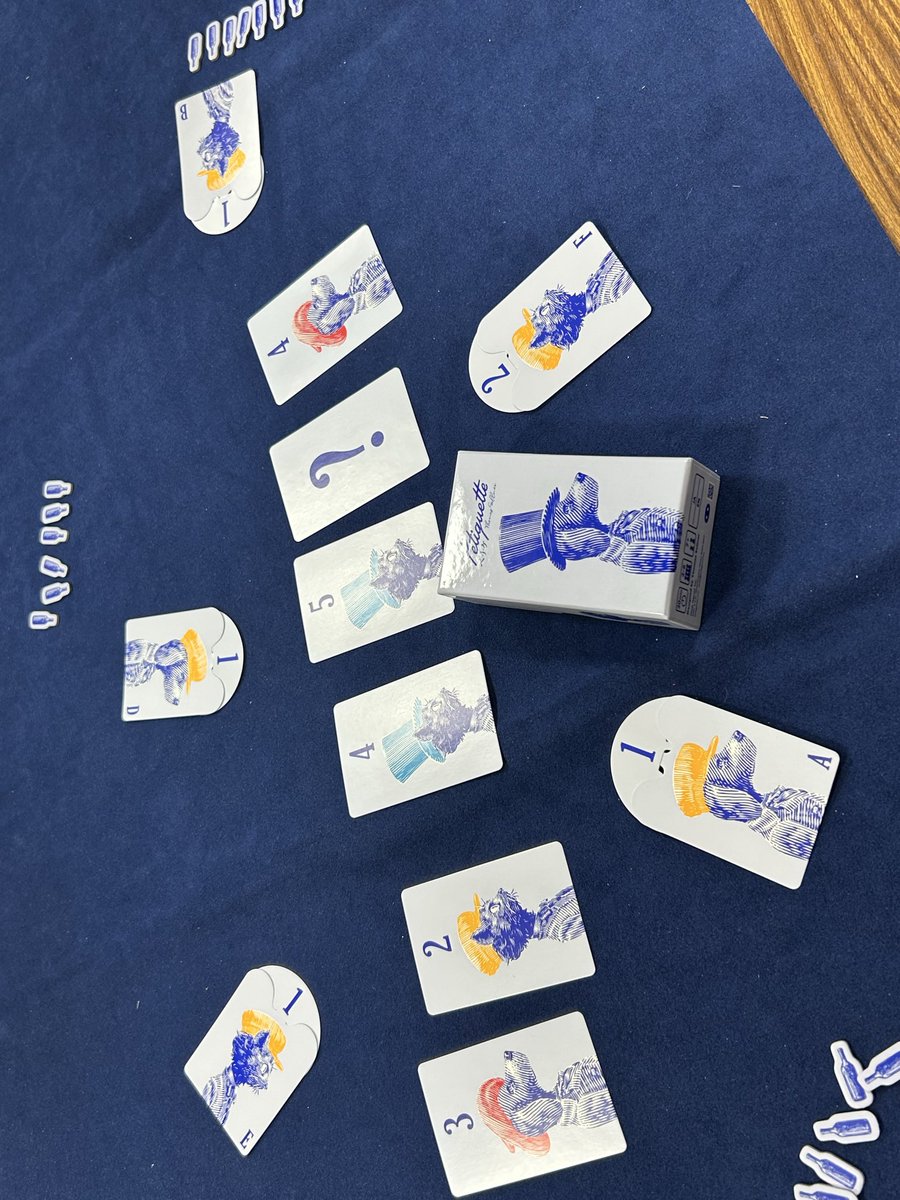 ttkk93's tweet photo. ペチケ。ゲーム性があるかないか怪しいラインなのに、考えどころがあってドラマがある。つい毎回稼働しちゃう。 https://t.co/vvGAHNfnZ9