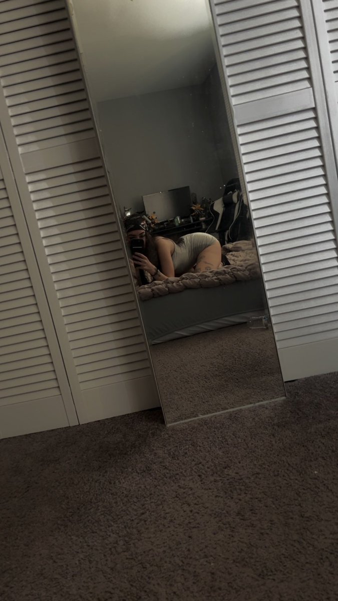 NathlieUncut's tweet photo. I love me a mirror 🥰

#latinaㅤㅤㅤㅤㅤ #boricua #nsfwtwtًً #petite #milf https://t.co/kzrfHpcuuq