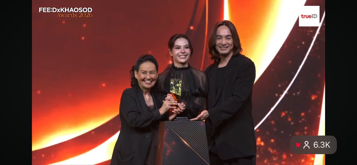 Love4GL's tweet photo. Hometown Romance won as well!! I love this for #LMSY and I hope they continue showing the wonderful artists they are and winning awards! 

Ps: great job besties, we should all be proud. 
#HometownRomance 
#SonyaSaranphat 
#LmLookmhee https://t.co/Wl7S6MEt2i