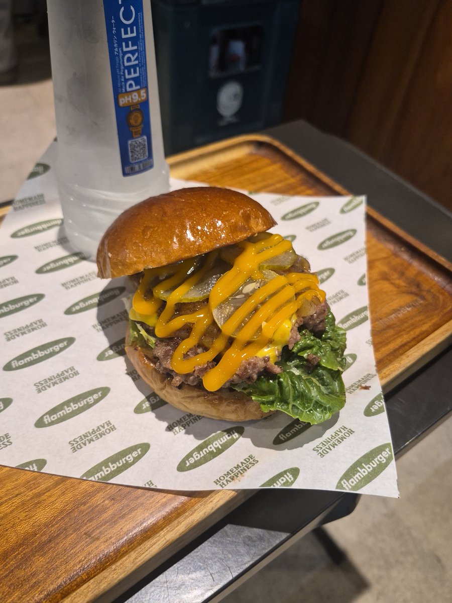 ngombeaqua's tweet photo. 📍flambburger https://t.co/YtMIcl2e91