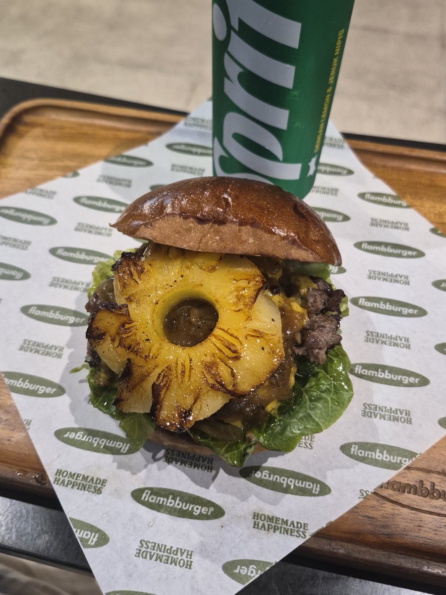 ngombeaqua's tweet photo. 📍flambburger https://t.co/YtMIcl2e91