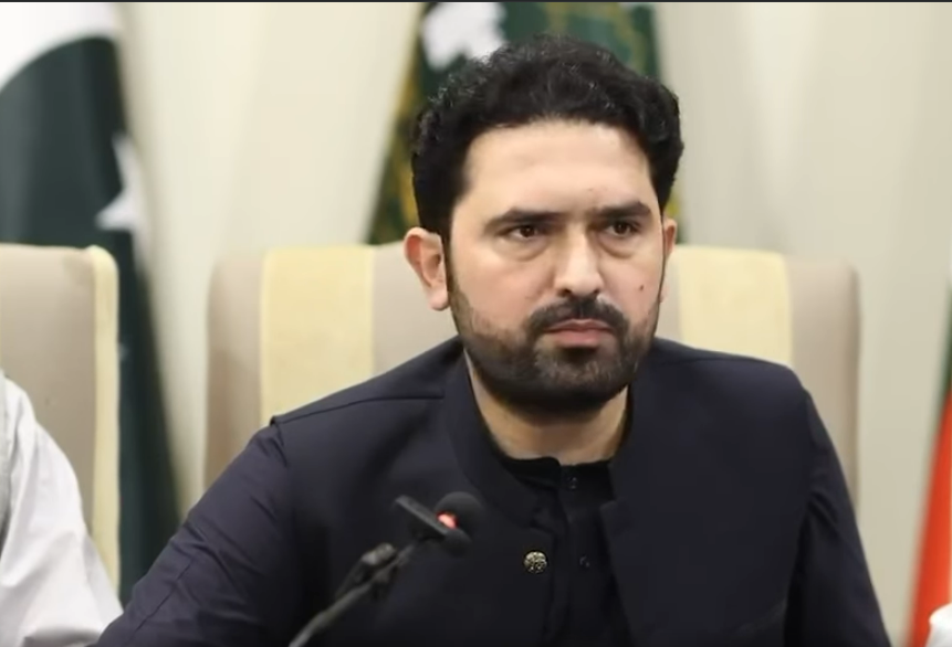 BBCUrdu's tweet photo. پہلے ہی خبردار کیا تھا کہ خیبر پختونخوا ایک بار پھر تشدد کی لپیٹ میں آ سکتا ہے، وفاقی اداروں کو ادائیگی کے باوجود خیبر پختونخوا کو مطلوبہ سازوسامان فراہم نہیں کیا جا رہا: سہیل آفریدی
تفصیل: https://t.co/i0DuDKmjSK https://t.co/hoR8yYGhS8