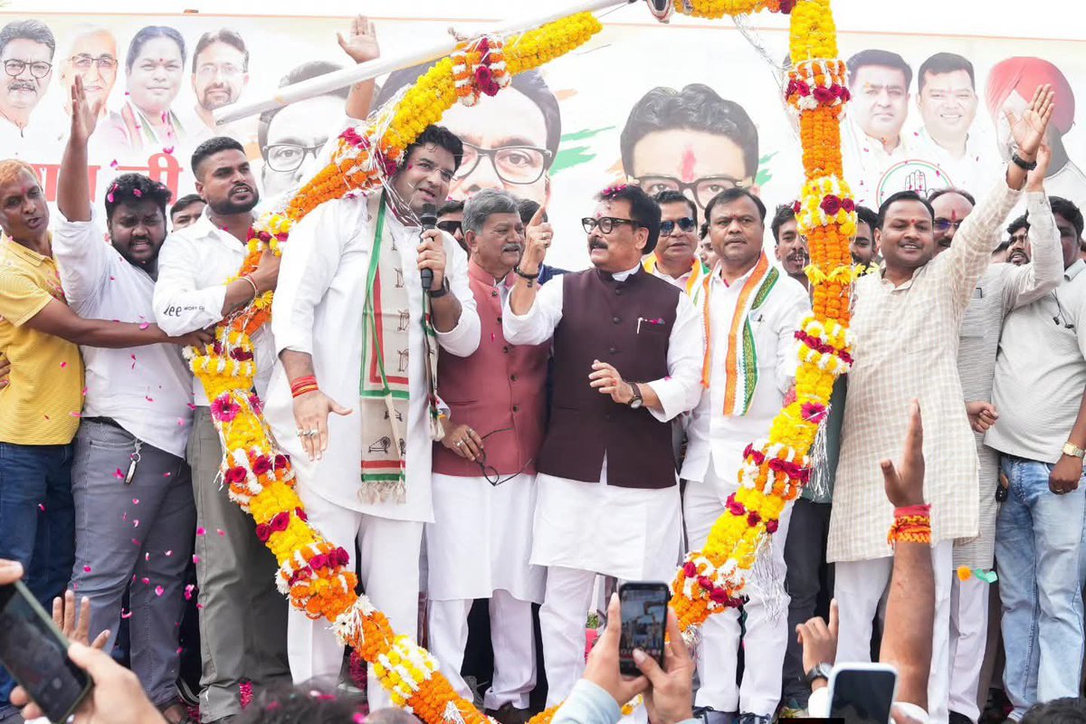 subodhharitwal's tweet photo. आज छग प्रदेश कांग्रेस कमेटी के नवनियुक्त प्रभारी लोकसभा सांसद श्री सुखदेव भगत जी के प्रथम छत्तीसगढ़ आगमन पर उनका स्वागत किया। 

निश्चित ही हम सब आपके नेतृत्व और मार्गदर्शन में छत्तीसगढ़ में 2028 में कांग्रेस की जनहितैषी सरकार बनाएंगे।
@sukhdeobhagat @DeepakBaijINC @INCChhattisgarh