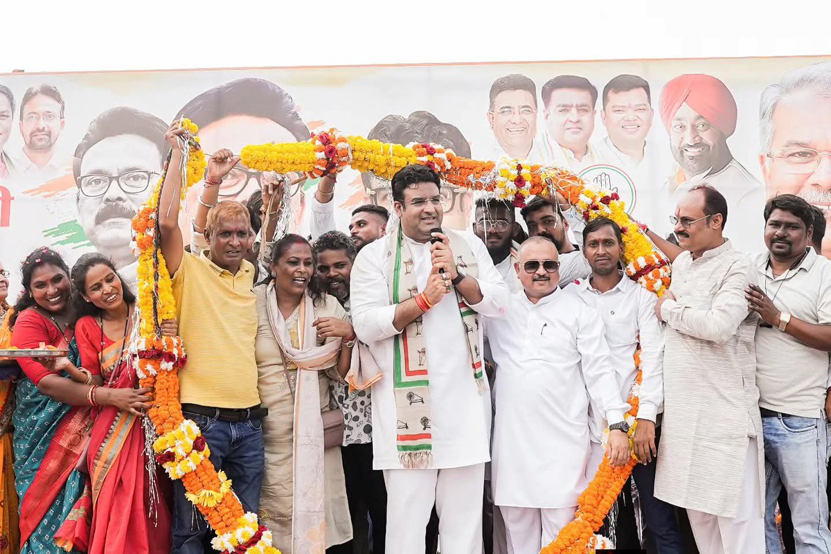 subodhharitwal's tweet photo. आज छग प्रदेश कांग्रेस कमेटी के नवनियुक्त प्रभारी लोकसभा सांसद श्री सुखदेव भगत जी के प्रथम छत्तीसगढ़ आगमन पर उनका स्वागत किया। 

निश्चित ही हम सब आपके नेतृत्व और मार्गदर्शन में छत्तीसगढ़ में 2028 में कांग्रेस की जनहितैषी सरकार बनाएंगे।
@sukhdeobhagat @DeepakBaijINC @INCChhattisgarh