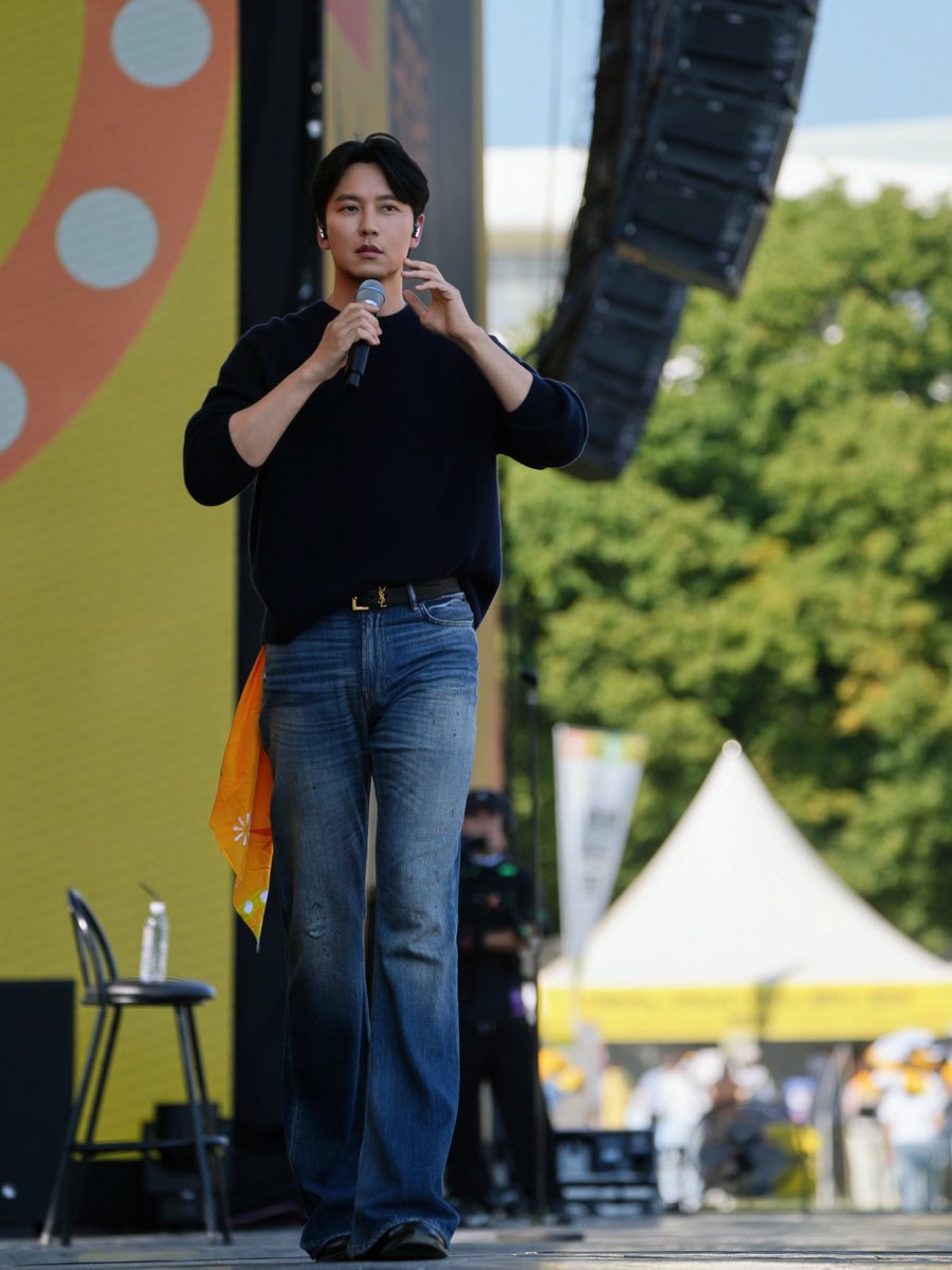 gerigerihosxx's tweet photo. พึ่งรู้ว่าผช.ใส่กางเกงทรงเเบบนี้สวยขนาดนี้หรือมันเป็นที่หุ่นกับหน้าน้อ https://t.co/agtBn3kqw3