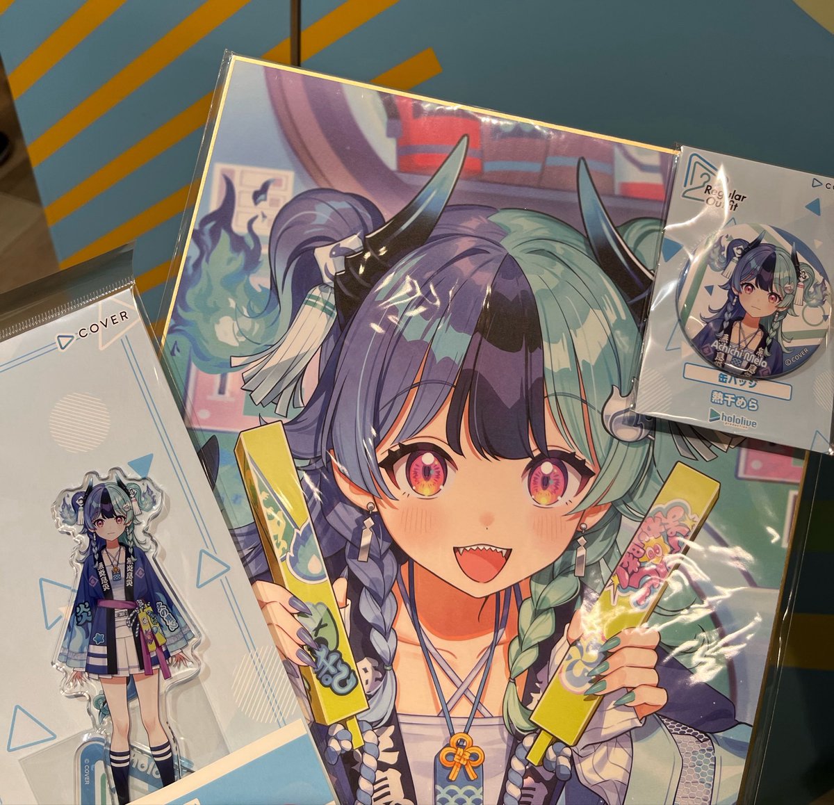 melaglam0416's tweet photo. ホロ公式ショップに買いに行ってきたのじゃーーーーー！！！！
めちゃくちゃかわいいのじゃーーー！！！
#あちちみて https://t.co/sVVRufcKeE