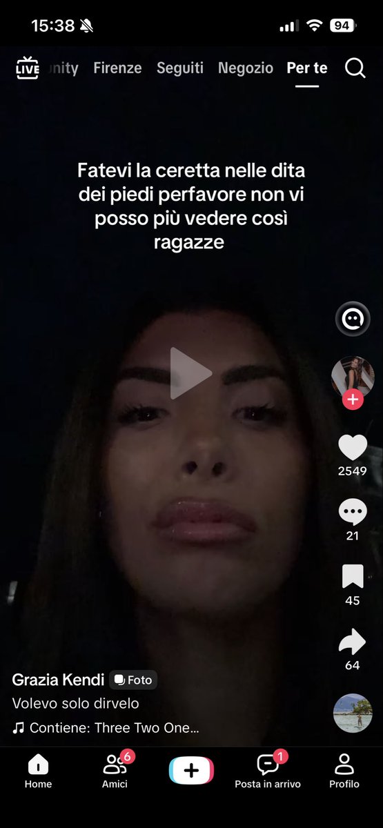 Sara43825426's tweet photo. “Ragazze non fatevi pare ognuno vive la propria vita e nessuno sta a guardare il dettaglio”

Intanto i soggetti a giro: https://t.co/MgI6tVRmFY