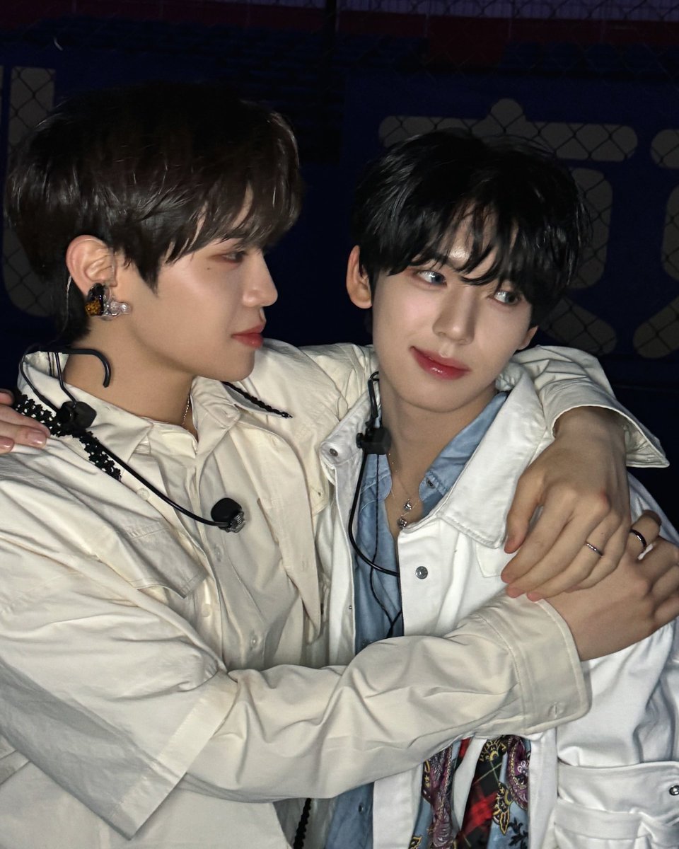 taeraezero's tweet photo. "Everyone knows anyway"

YES WE ALL KNOW YUJIN IS YOUR BABY 😭😭😭😭 OH MY MEHBOKZ 😭😭 https://t.co/4vmar0lVNs