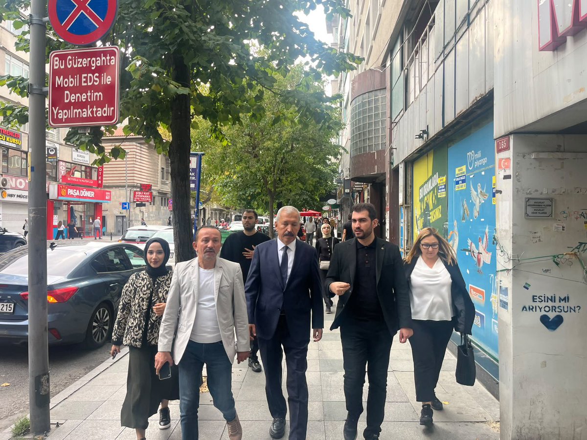 AKPartiSisli's tweet photo. “Türkiye Yüzyılı Buluşmaları İstanbul”programımız kapsamında, Hatay Milletvekilimiz Sayın Kemal Karahan ile birlikte Merkez Mahallemizi ziyaret ettik.

Değerli mahalle sakinlerimiz ve kıymetli esnafımızla bir araya gelerek samimi sohbetler gerçekleştirdik. 🇹🇷

Türkiye Yüzyılı Buluşmaları İstanbul

@abdullahozdemir 
@srkplt 
@drfatihtuna
@oeyoruk
@akpartiistanbul
@kemalkarahanmv