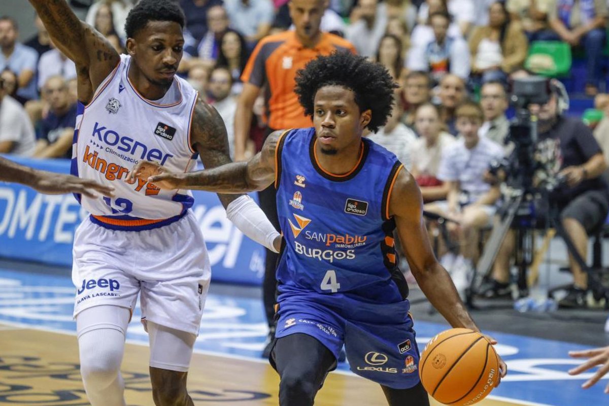 hirukoa80's tweet photo. BURGOS-BASKONIA 
Jornada 1 ACB 2026-27 
Retransmisión @radio_vitoria
📻🏀📻🏀
 https://t.co/DO0Rr05AlE https://t.co/GMxVQvAJj0