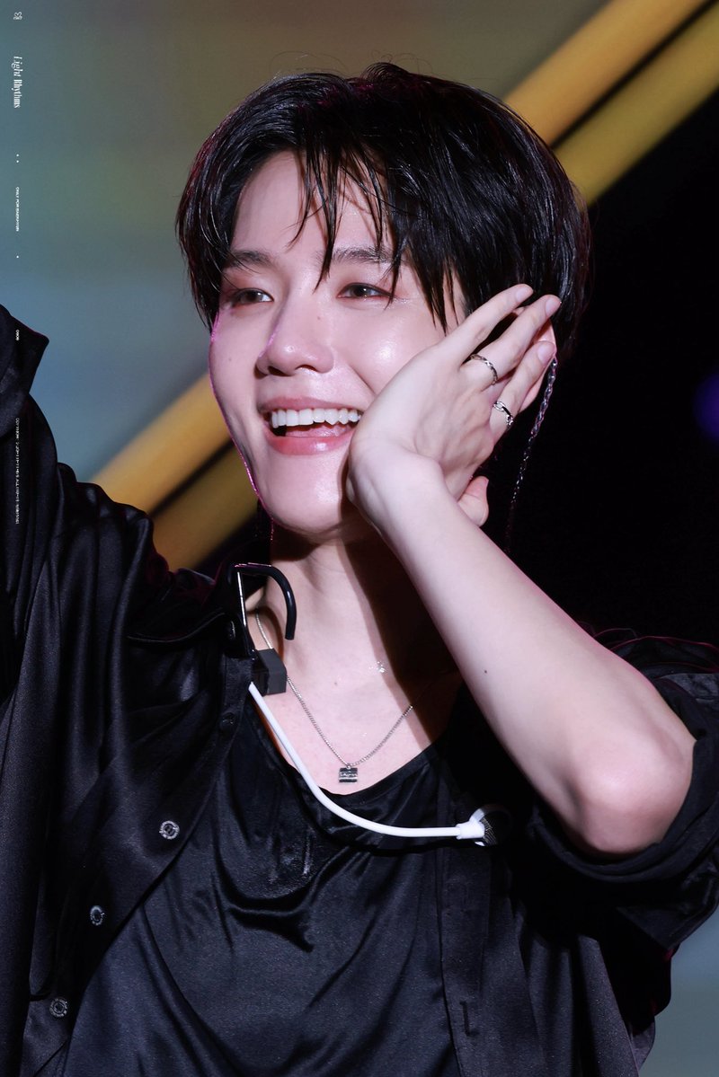 Lu_exo82's tweet photo. Can't take my eyes off this living Aphrodite ✨🤍 https://t.co/HyqFC6Z0Nu
