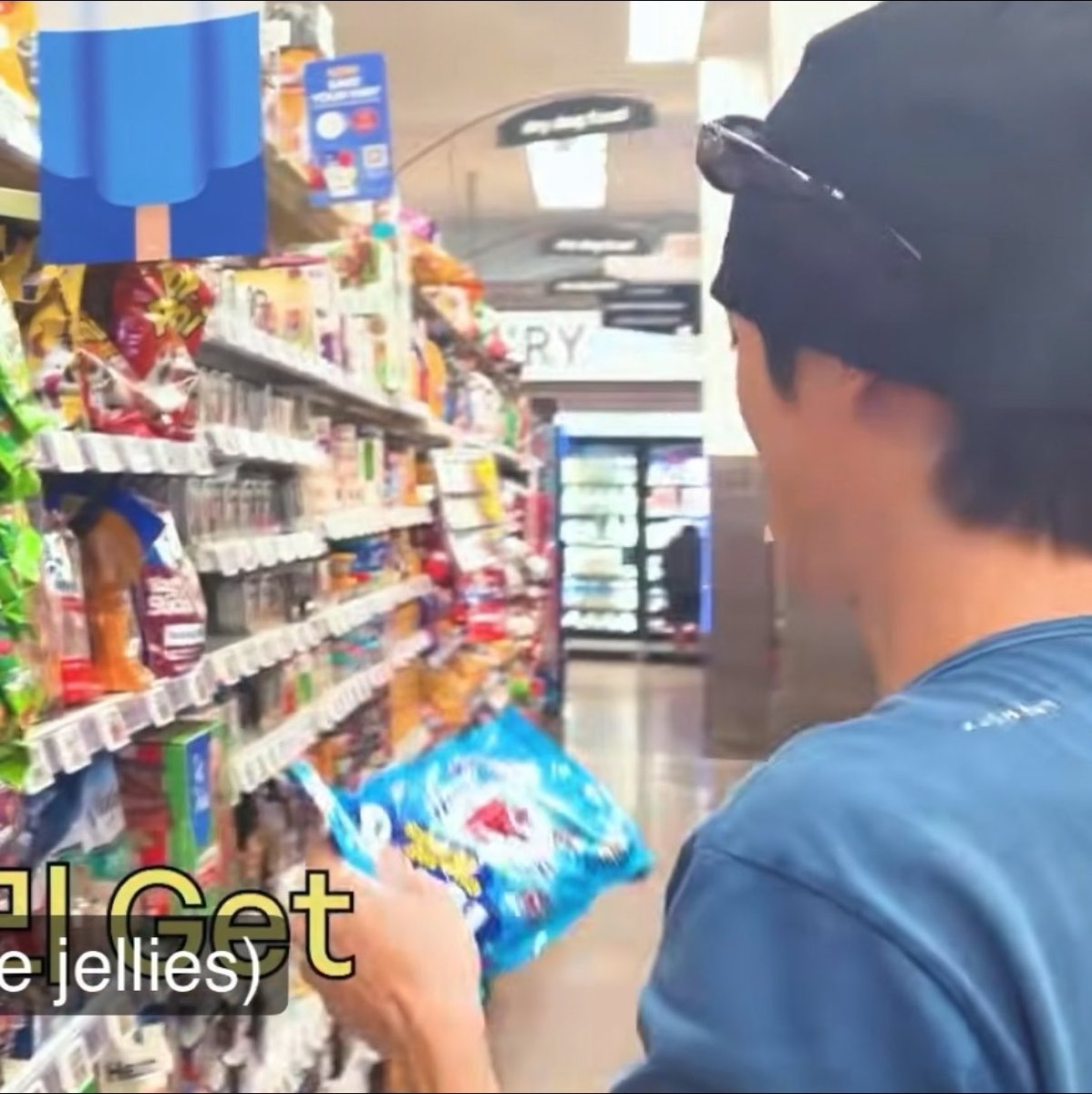 dearestyunoh's tweet photo. jaehyun’s favorite jelly is nerds gummy clusters 🩵 https://t.co/nBebZC37Q9