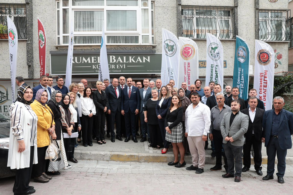 zorlu77's tweet photo. İstanbul Avcılar’da faaliyet gösteren Rumeli-Balkan sivil toplum kuruluşları temsilcileri ile Kültür Evi’nde bir araya geldik

Cumhurbaşkanımız Sayın @RTErdogan ‘ın himayesinde hazırladığımız ve yakında kamuoyu ile paylaşacağımız Rumeli-Balkan birimimiz, ortak çalışmalarımıza yeni bir ivme kazandıracak.

Türk dünyası ve gönül coğrafyamızda her alanda işbirliği hedefiyle çalışmayı sürdüreceğiz.

#TürkDünyası #Balkanlar