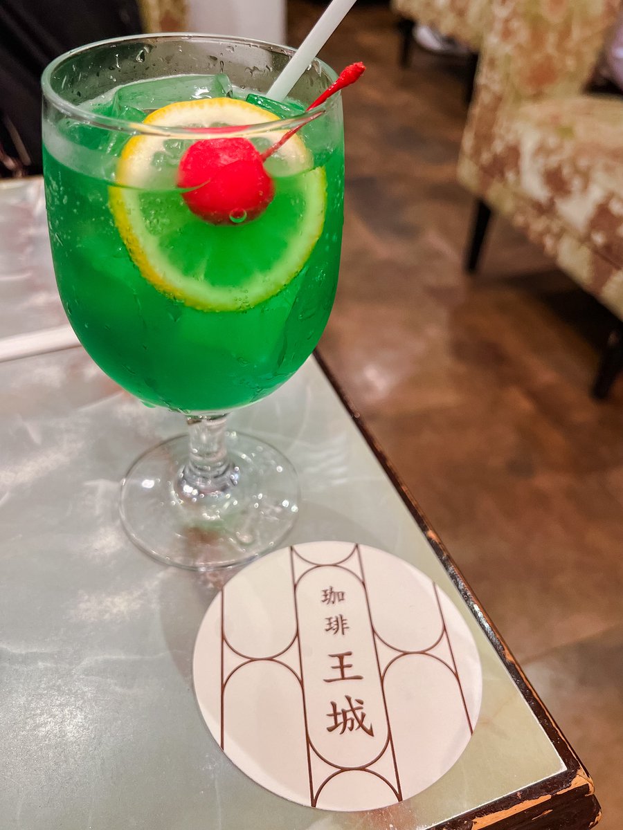 hanemi83's tweet photo. ん〜🍒メロンソーダおいし〜🍈🫧 https://t.co/LIDxpSzv6n
