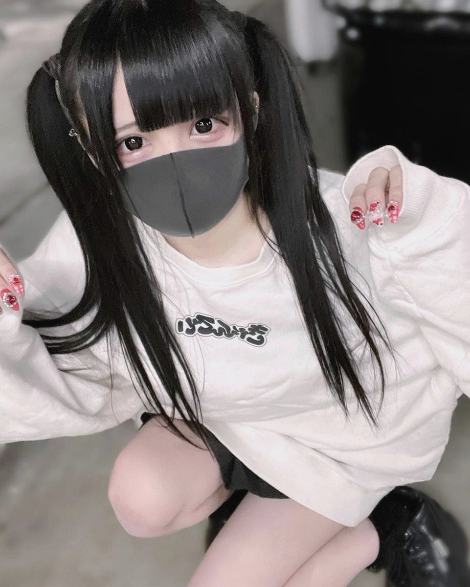 GiannaMilbuc's tweet photo. ぼーっとしてる自分に気づく瞬間( ˘ω˘ ) https://t.co/ifLi2oSClp