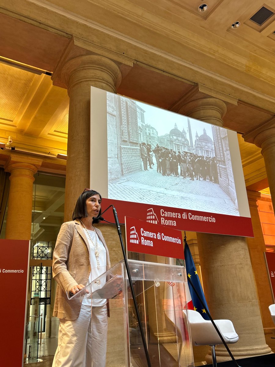 camcomroma's tweet photo. Dalla Sala del Tempio di Vibia Sabina e Adriano la lezione della Prof.ssa Giulia Albanese dal titolo:"31 ottobre 1922. La marcia su Roma". Il Roma Storia Festival è anche online. 

Streaming  ⤵️

https://t.co/kzMmgx87W5 https://t.co/SMxGDQCD9g