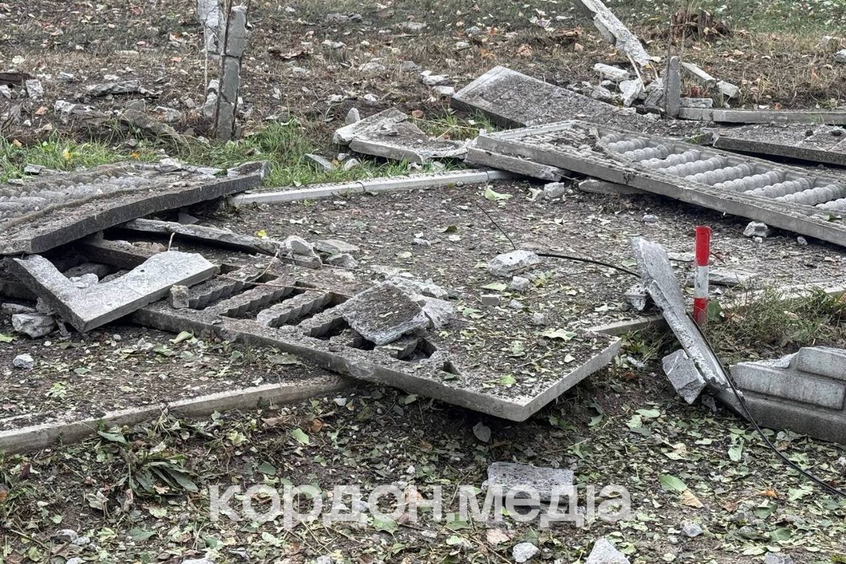 pogrebeckij's tweet photo. 💔Одна із загиблих у Сумах - Кате��ина, їй було 16 років. Дівчинка пішла в магазин. Коли ж почула небезпеку КАБів на місто, то почала бігти до найближчого укриття. Але не встигла, дитину привалило деревом.
ㅤ https://t.co/oSwoKqTU1I