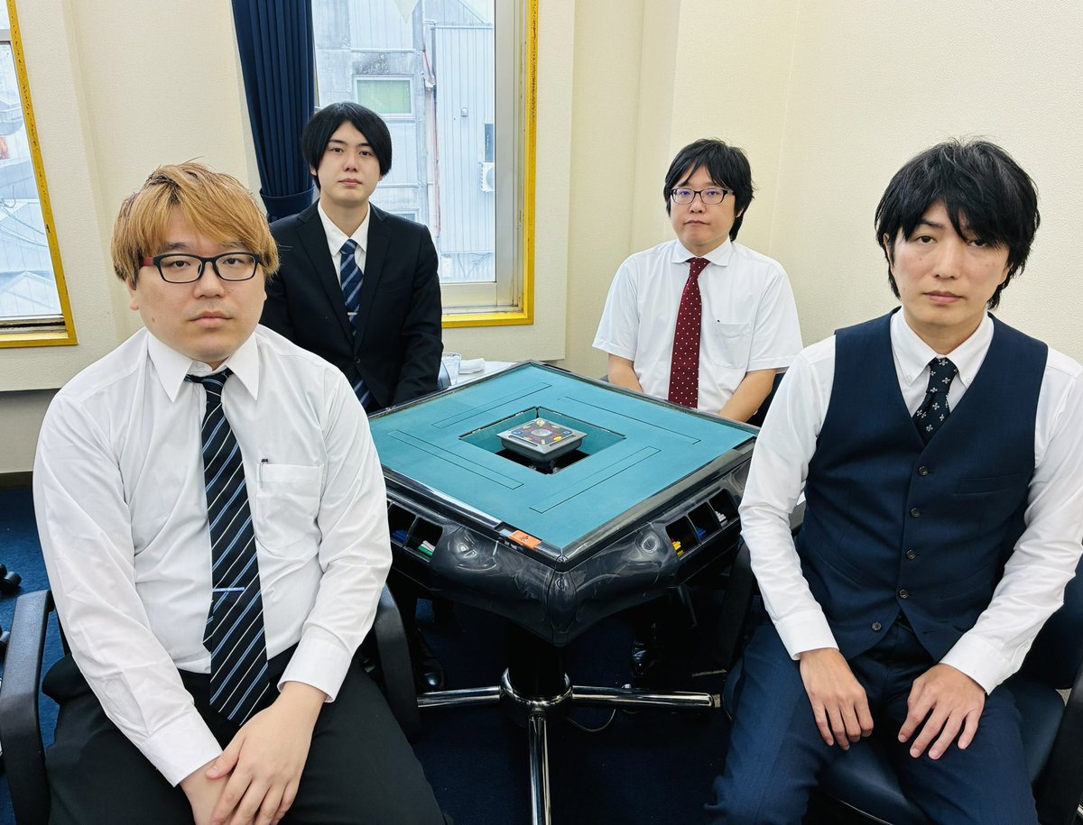 jpmlshikokusibu's tweet photo. 〈Aリーグ〉
●高知2卓

大伴翔太　＋33.8
櫛橋孝平　＋4.2
中岡博一　▲6.1
渡邊亮　▲31.9

大伴が2勝を挙げて今期初の暫定首位浮上⬆️

櫛橋は3回戦終了時まで卓内トップだったが、最後のラスで伸びを欠いた形に。

#日本プロ麻雀連盟
#四国支部 https://t.co/MsRB2fzvQQ