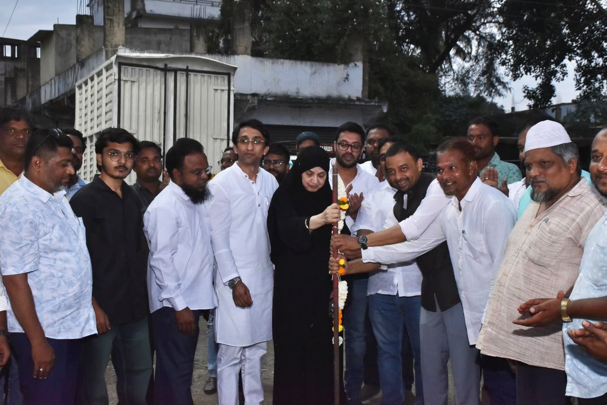 MlaKaneezfatima's tweet photo. On 14th September, laid the foundation stone for a major road development work at Gola Chowk, with an estimated cost of ₹2 Crore, in the presence of Hon’ble Mayor of Kalaburagi Mahanagar Palike, Shri Ajmal Gola.

This important project will strengthen road connectivity, improve mobility and provide better infrastructure for the residents of the area.

Another important step towards the continued development of Gulbarga North.