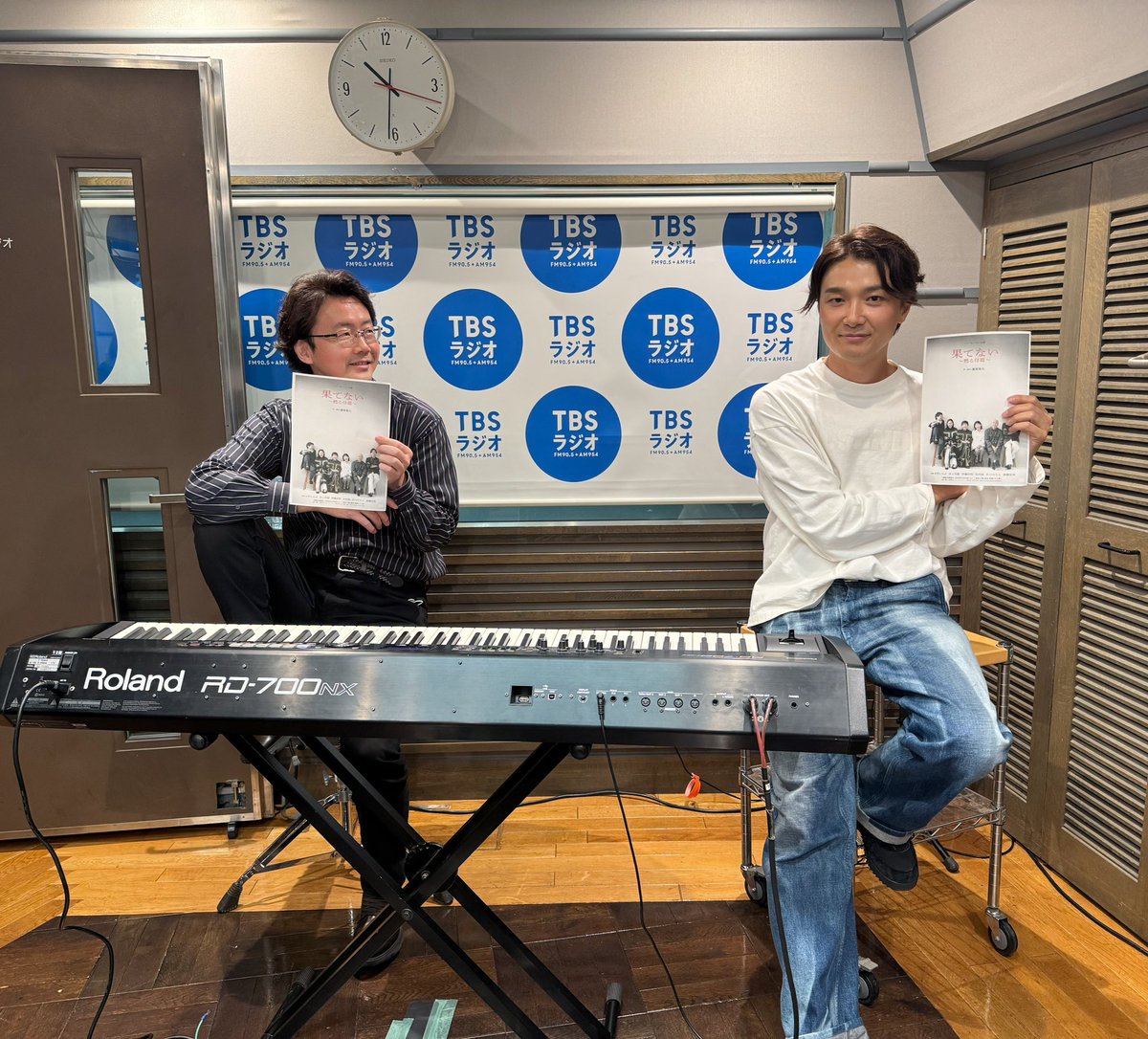 akiyamashun1's tweet photo. #井上芳雄byMYSELF
9/27(日)放送📻

♪風のオリヴァストロ 生歌

📸果てない〜バイマイ篇〜

#byMYBEST 
最速先行本日27日中まで受付❗️
@yoshio_2027
🎟️https://t.co/cox43MK6X5

#芳雄一味
🎧radikoで聴く
https://t.co/ozfeN7nF2p https://t.co/oXy81PlUpR