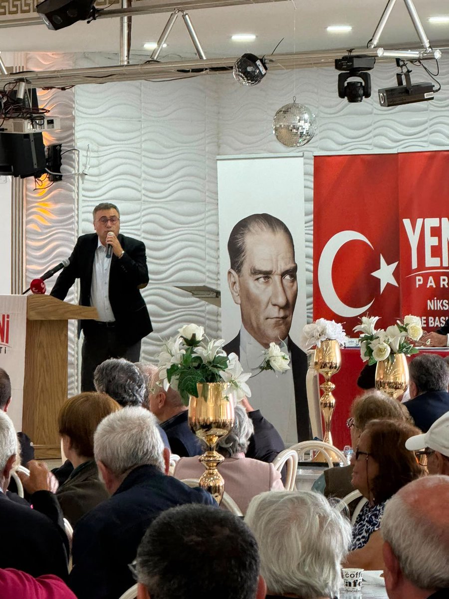 ozgurletokat's tweet photo. Yeni Parti #Niksar İlçe Başkanlığımızın 1. Olağan Kongresi’ne katılan Merkez İlçe Başkanımız Sn.Aytekin Ayan partimizi #Niksar’da gururla temsil eden, emeğini bir an olsun esirgemeyen önceki dönem başkanımız ve ilçe yönetimine yürekten teşekkür etti. https://t.co/80mmyv7kAx