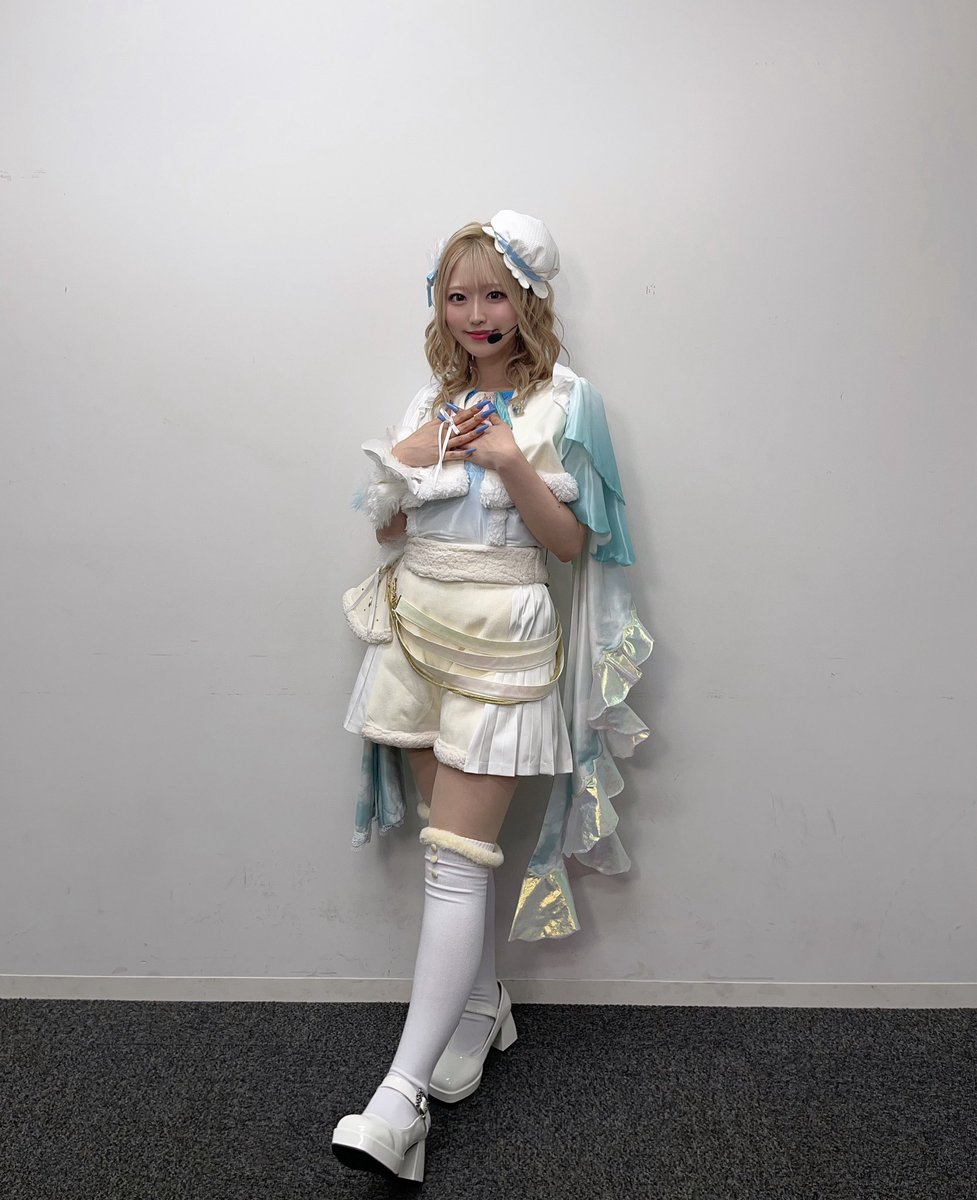 s_hitomi_'s tweet photo. 「オールマイシャイニー」✨✨

素敵な衣装をありがとうございます！
全身みてほしい❤︎
ネイルも真乃といっしょにしたよ！

#シャニマスソロライブMSP_day1 
#シャニマスソロライブMSP_day2
#シャニマスソロライブMSP https://t.co/rZYC8oqPgs