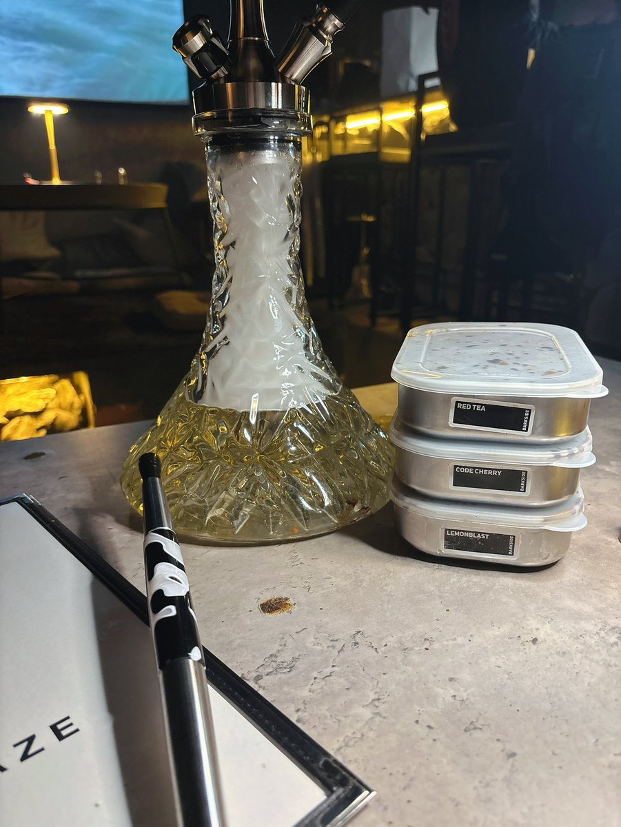 wanwan_shisha's tweet photo. うまうま吸いやすさダーク尽くしで
ご褒美シーシャ✨️✨️

オシャレな空間でダークもシガーも楽しめて、早割と深夜は¥3,000でお🉐に過ごせます ❁⃘*.ﾟ

ペット同伴🉑のための紙タバコ🚫の配慮も素敵ですわ〜ん🫶🏻 https://t.co/meGO4CaXEm