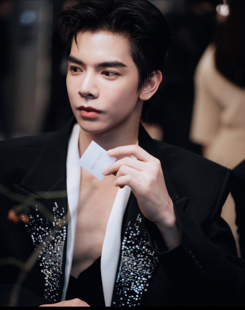 detailsofBBTS's tweet photo. Serving sophistication from every angle. Babe looks like he belongs on every luxury runway. 😭🤍

#babiibabe 
#ARMANIPRIVExBABE
#LuminousSanctuary #ArmaniFragrance #BangkokBoulevardSignature #TheNewSC
#Armani https://t.co/9EEhLDnZHU